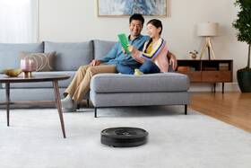 Robotický vysavač iRobot Roomba i7 
