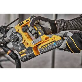 Kladivo Dewalt DCH273H2T (s baterií) 

