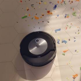 Robotický vysavač iRobot Roomba Combo j7+ černá barva
