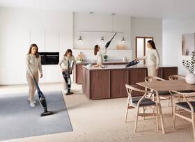Tyčový vysavač Electrolux WQ61-46DB 
