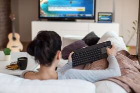 Klávesnice Logitech K400 Plus, CZ/SK černá barva
