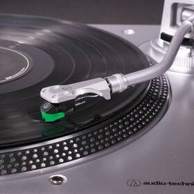 Gramofon Audio-technica AT-LP120XUSB černá barva
