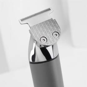 Zastřihovač vousů BaByliss T996E 
