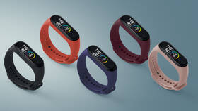 Fitness náramek Xiaomi Mi Band 4 černá barva
