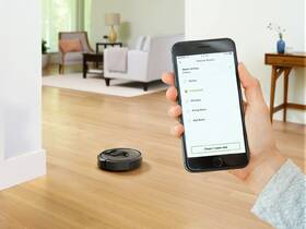 Robotický vysavač iRobot Roomba i7 
