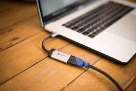 Redukce Verbatim USB-C/HDMI 4K šedá barva
