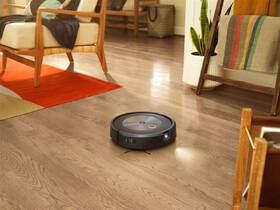 Robotický vysavač iRobot Roomba j7+ černá barva
