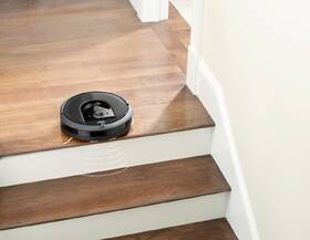 Robotický vysavač iRobot Roomba i7 
