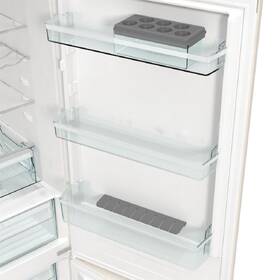 Chladnička s mrazničkou Gorenje ONRK619DC krémová barva
