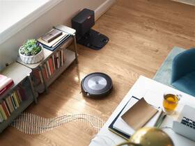 Robotický vysavač iRobot Roomba j7+ černá barva
