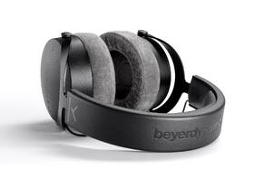 Sluchátka Beyerdynamic DT 700 PRO X černá barva
