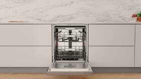 Myčka nádobí Whirlpool W0B D851A X 
