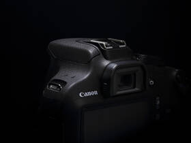 Digitální fotoaparát Canon 1200D černý + 18-55 DC + 8GB černá barva
