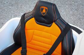 Elektrické autíčko Beneo Lamborghini Urus bílá barva
