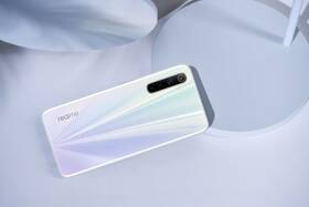 Mobilní telefon realme 6 64 GB bílá barva
