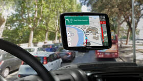 Navigační systém GPS Tomtom GO Camper Tour, 2.gen. černá barva

