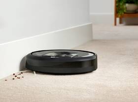 Robotický vysavač iRobot Roomba i7 
