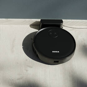 Robotický vysavač Tesla Smart Robot Vacuum AI100 černá barva
