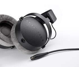 Sluchátka Beyerdynamic DT 700 PRO X černá barva
