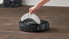Robotický vysavač iRobot Roomba Combo j7+ černá barva
