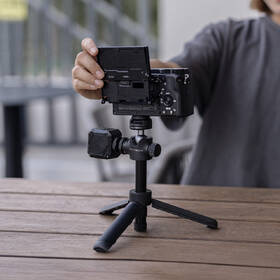 Držák PGYTECH CapLock Action Camera Extension Pole Tripod černá barva
