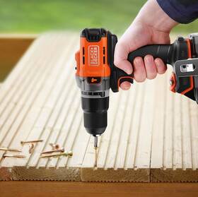 Vrtací šroubovák Black-Decker BCD383D2XK-QW (s baterií) 
