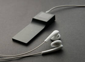 MP3 přehrávač Cowon E3 16 GB černá barva
