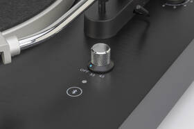 Gramofon Mitchell Acoustics TT2 černá barva
