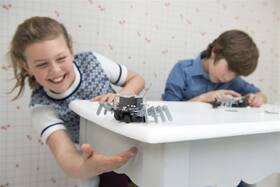 Robot Mac Toys robot Kidz Robotix šedá barva

