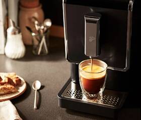 Automatický kávovar Tchibo Esperto Caffé 1.1, antracit 
