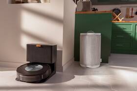 Robotický vysavač iRobot Roomba Combo j7+ černá barva

