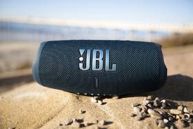 Přenosný reproduktor JBL Charge 5 modrá barva
