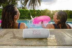 Přenosný reproduktor JBL FLIP 6 bílá barva

