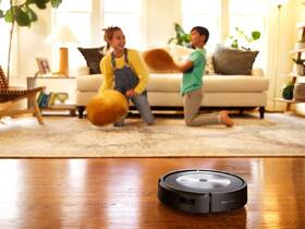 Robotický vysavač iRobot Roomba j7+ černá barva
