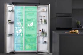 Americká lednice Hisense RS711N4WFE černá barva
