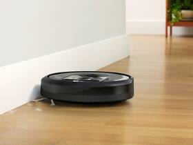 Robotický vysavač iRobot Roomba i7 
