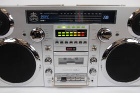 Radiomagnetofon s DAB+/CD GPO Brooklyn stříbrná barva
