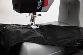 Šicí stroj Veritas Power Stitch PRO červená barva
