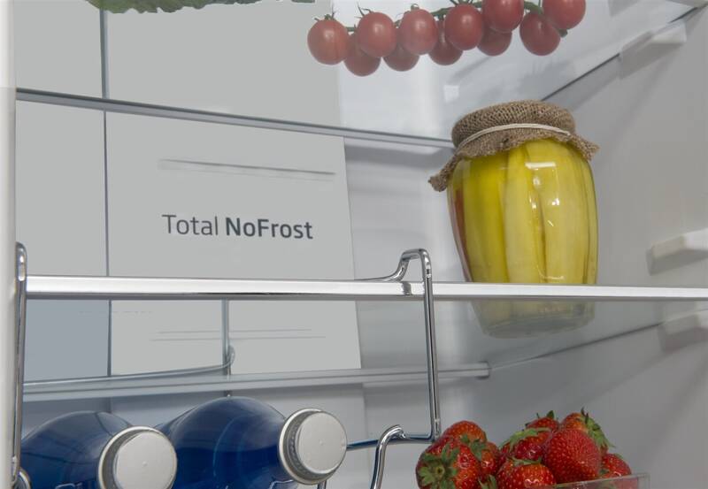 Chladnička s mrazničkou Amica FK2695.4FTHAA černá barva
