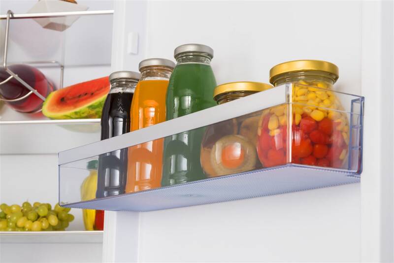 Chladnička s mrazničkou Amica KGCR 387100 R červená barva
