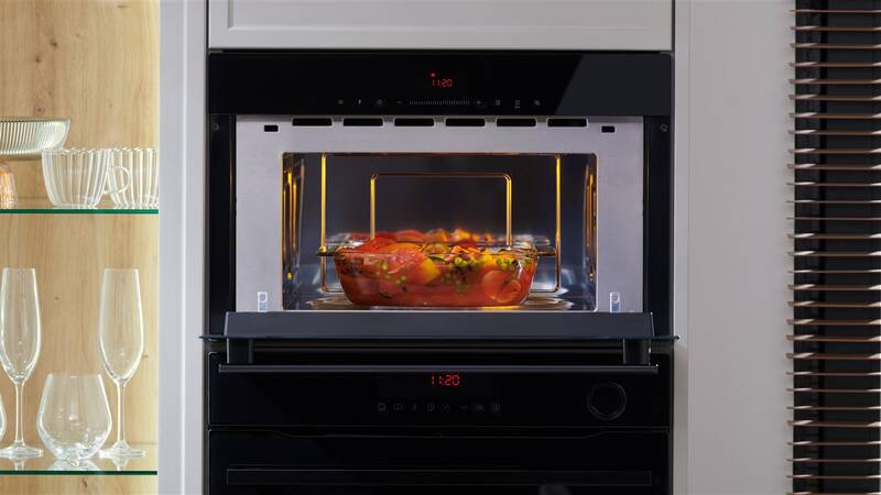 Mikrovlnná trouba Amica AMMB34E2GB černá barva
