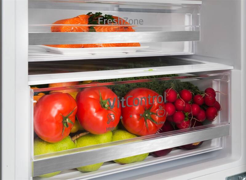 Chladnička s mrazničkou Amica FK3666.2DFZHC černá barva
