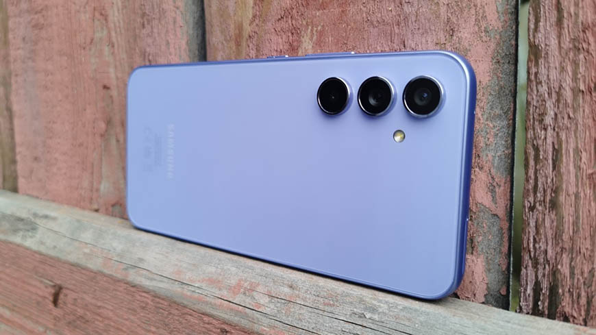 Recenze: Samsung Galaxy A54 krásně vypadá a ještě lépe fotí Samsung Galaxy A54