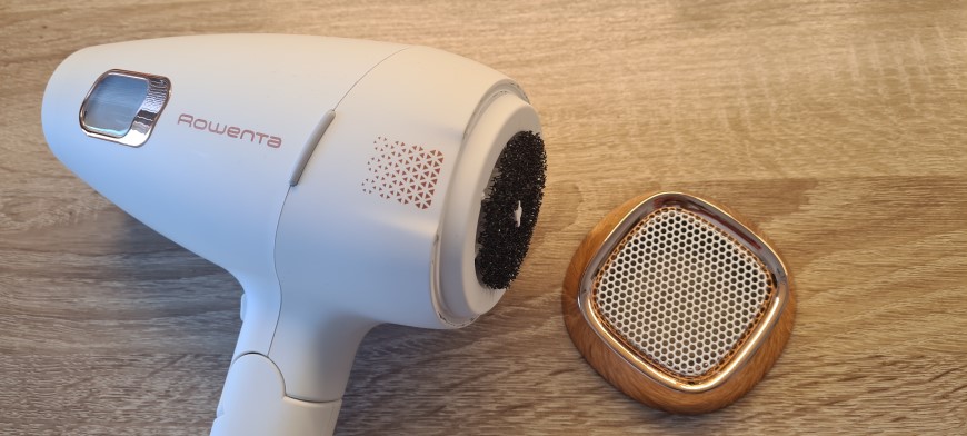 Recenze fénu Rowenta Ultimate Experience Scalp Care: Masáží ke zdravějším vlasům