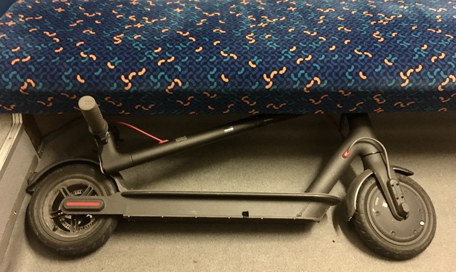 Recenze elektrické koloběžky Xiaomi Mi Electric Scooter 2: Vzhůru do ulic! Recenze elektrické koloběžky Xiaomi Mi Electric Scooter 2: Vzhůru do ulic!