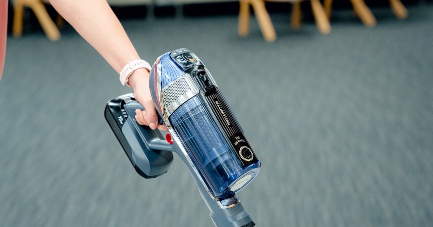 Recenze: Rowenta RH9890WO X-FORCE FLEX 11.60 AQUA: Je libo špičkový tyčák s mopováním? Tyčový vysavač Rowenta RH9890WO XFORCE FLEX 11.60 AQUA