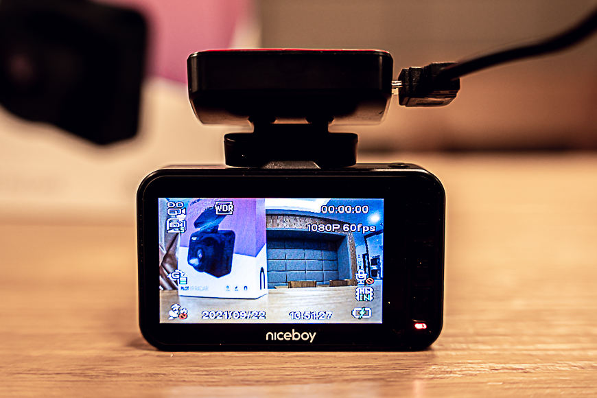 Recenze: Niceboy Pilot XR Radar je autokamera All Inclusive Niceboy Pilot XR Radar
