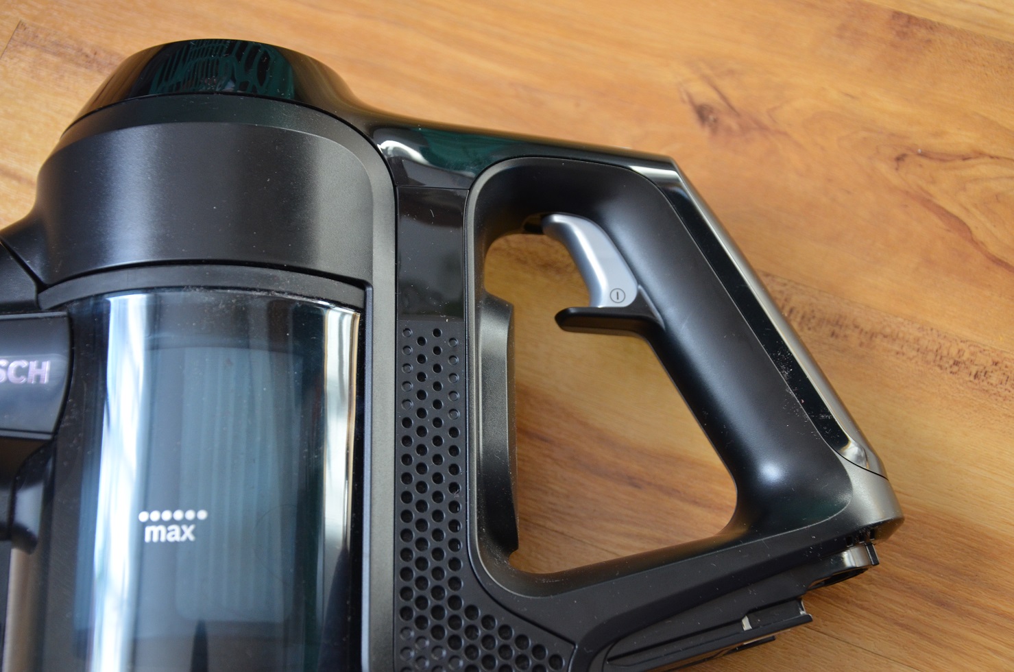 Recenze: Tyčový vysavač Bosch Unlimited S6 – úklidový pomocník vždy po ruce bosch recenze tycovy vysavac - 2