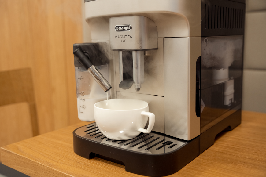 Recenze De‘Longhi Magnifica EVO: ideální první kávovar Kávovar DeLonghi Magnifica EVO