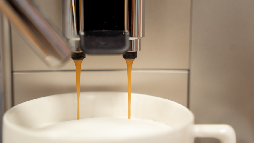 Recenze De‘Longhi Magnifica EVO: ideální první kávovar DeLonghi Magnifica EVO